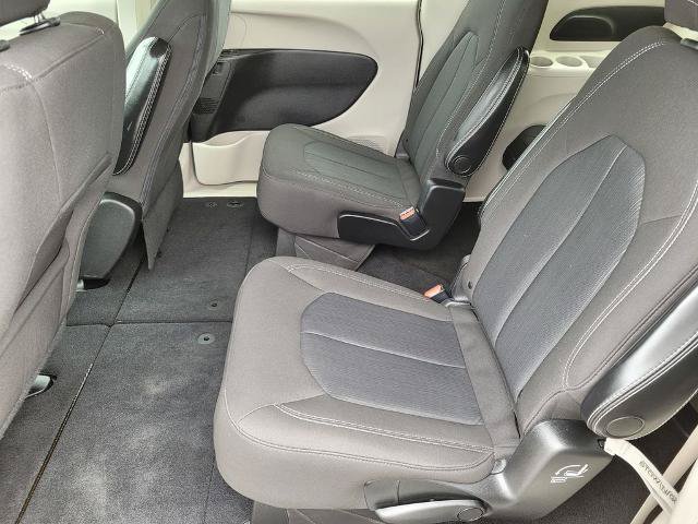 Used 2021 Chrysler Voyager LX FWD image 12