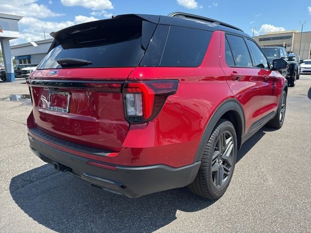 Certified 2025 Ford Explorer ST-Line w/ Premium Package RWD image 5