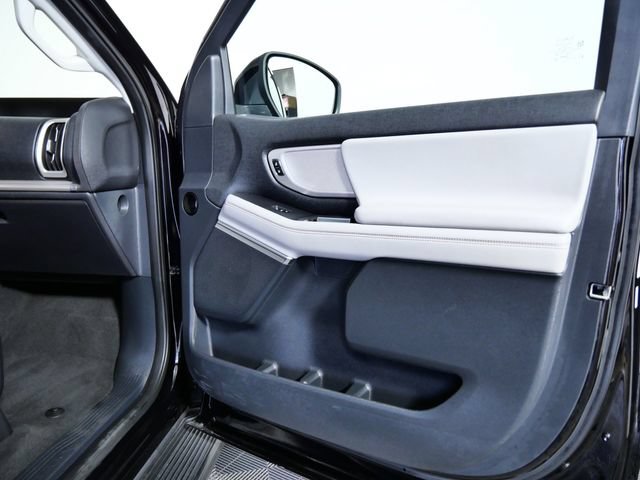 Certified 2025 Ford Expedition Active AWD/4WD image 9