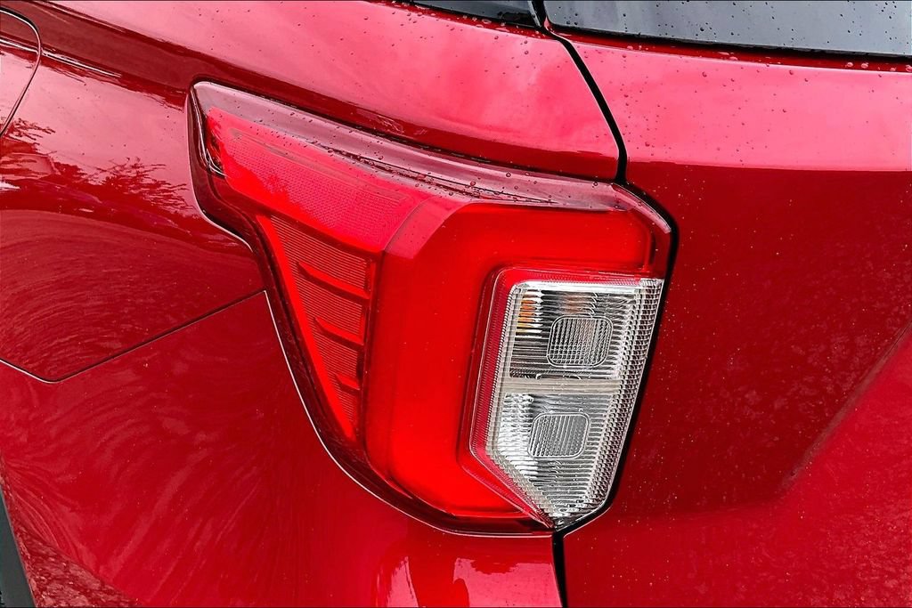 Certified 2024 Ford Explorer XLT w/ Equipment Group 202A AWD/4WD image 31