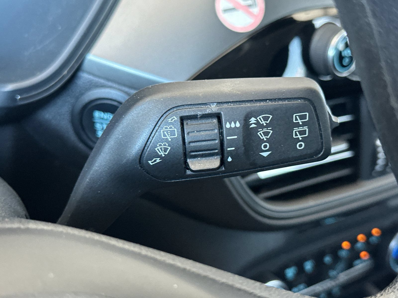 Certified 2025 Ford Escape Active FWD image 30
