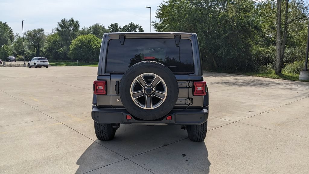 Used 2019 Jeep Wrangler Unlimited Sahara w/ Uconnect 4C Nav & Sound Group AWD/4WD image 4