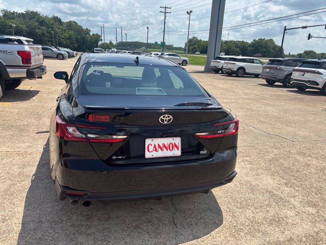 Used 2025 Toyota Camry SE FWD image 8