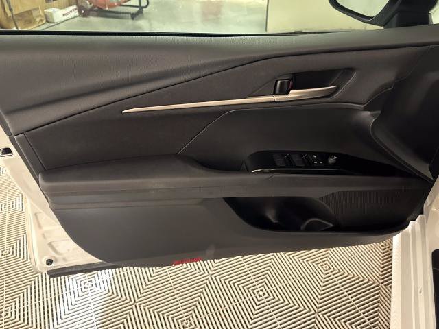 Used 2025 Toyota Camry LE w/ Convenience Package FWD image 15