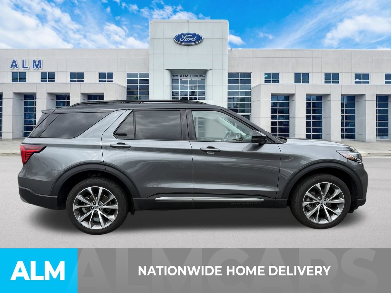 Certified 2025 Ford Explorer Platinum w/ Ultimate Package AWD/4WD image 4