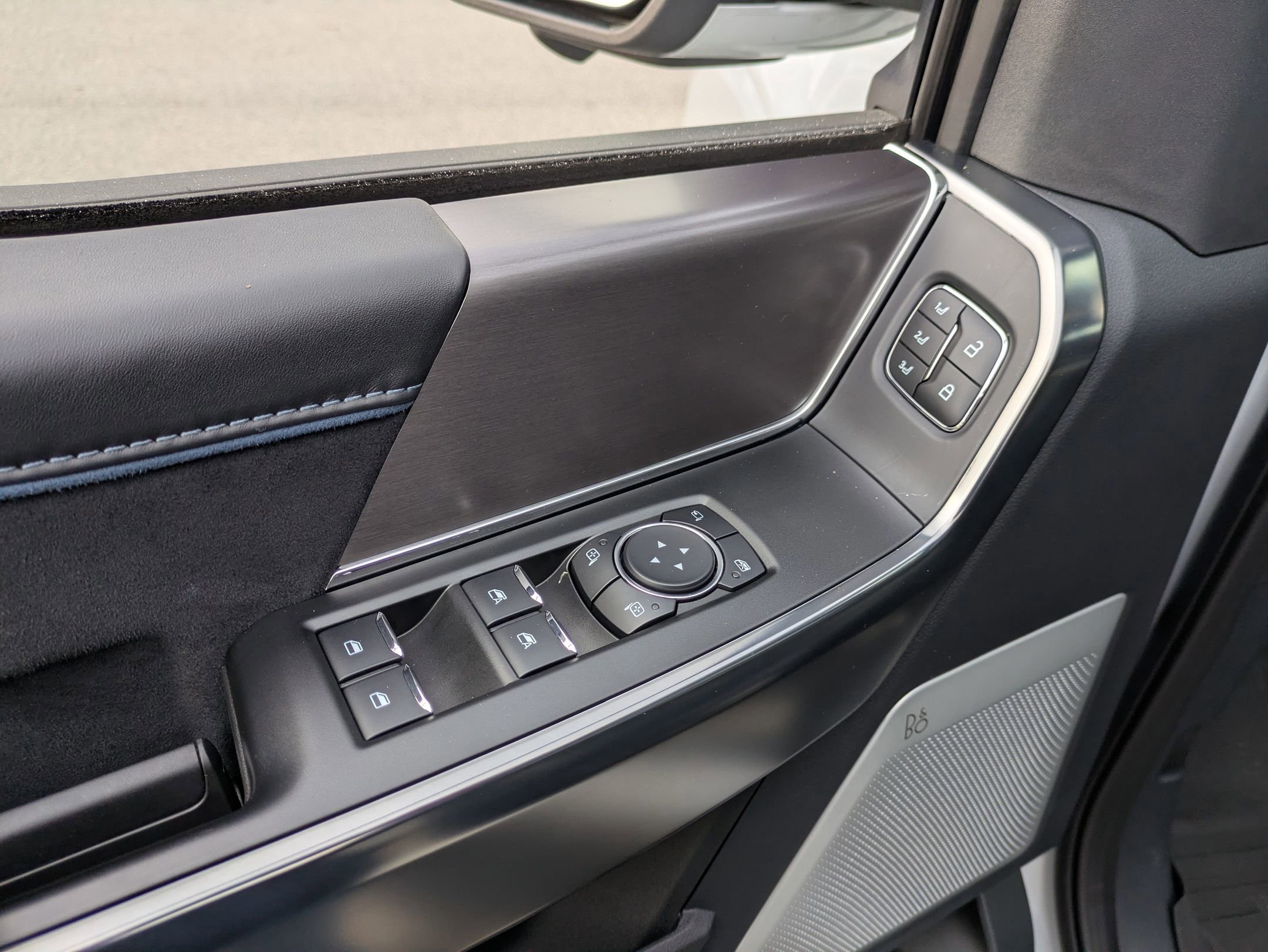 Certified 2025 Ford F150 Platinum w/ Equipment Group 702A High image 19