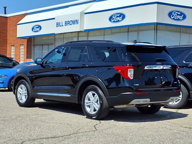 Certified 2024 Ford Explorer XLT w/ Equipment Group 202A AWD/4WD image 2