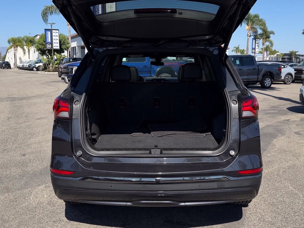 Used 2022 Chevrolet Equinox RS w/ LPO, Cargo Package FWD image 10