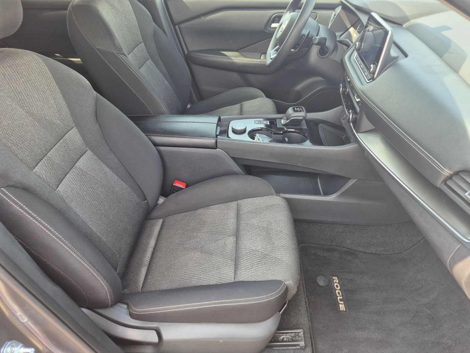 Used 2024 Nissan Rogue SV AWD/4WD image 30