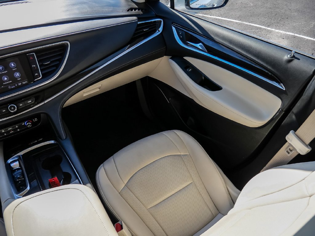 Used 2023 Buick Enclave Essence w/ Sport Touring Edition FWD image 31
