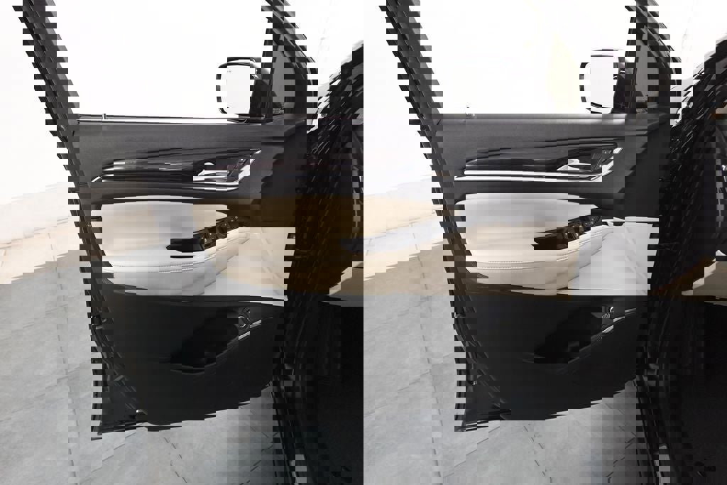 Used 2022 Buick Enclave Essence w/ Experience Buick Package image 8