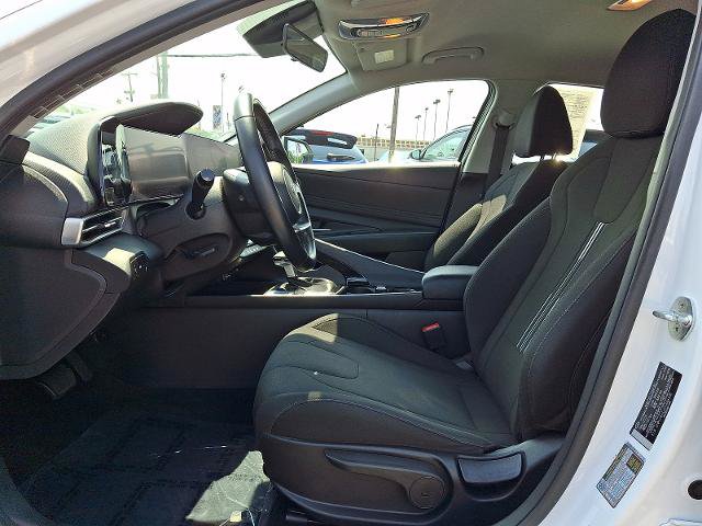 Used 2023 Hyundai Elantra SEL w/ Convenience Package FWD image 13