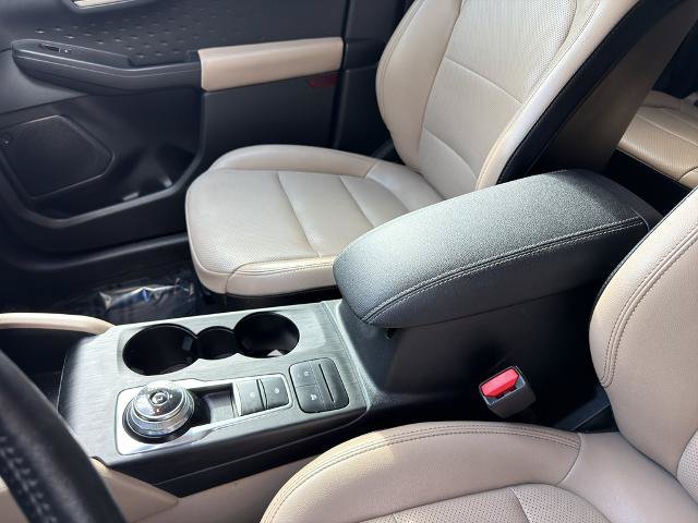 Certified 2020 Ford Escape SEL AWD/4WD image 32