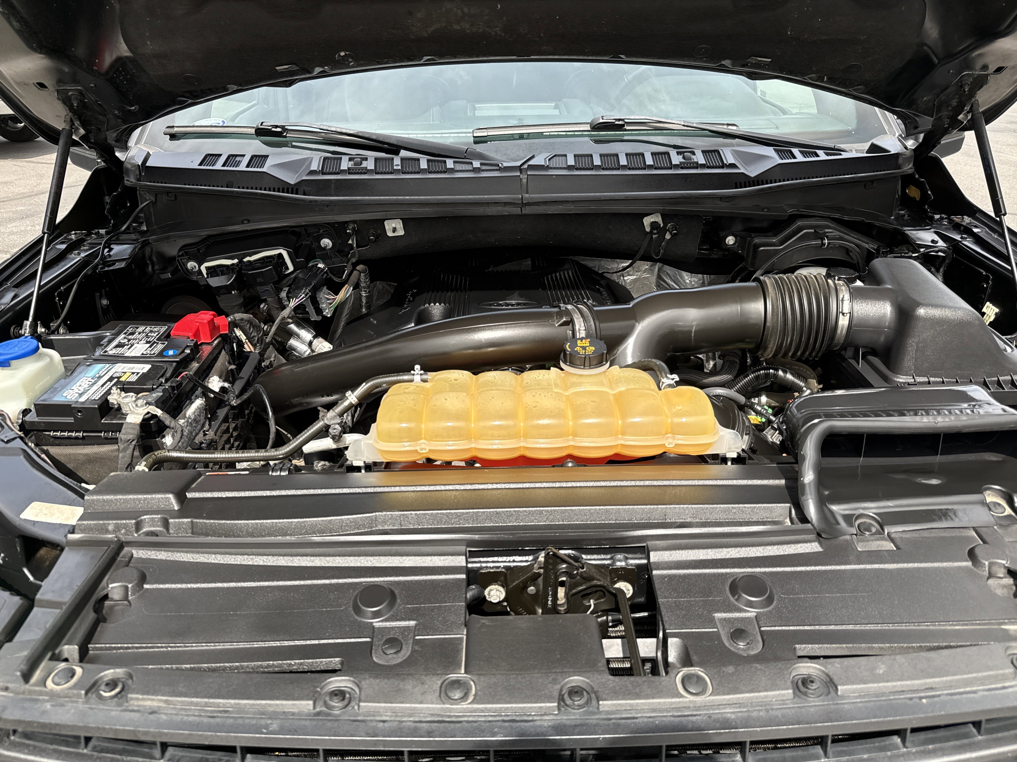 Certified 2018 Ford F150 Lariat image 32