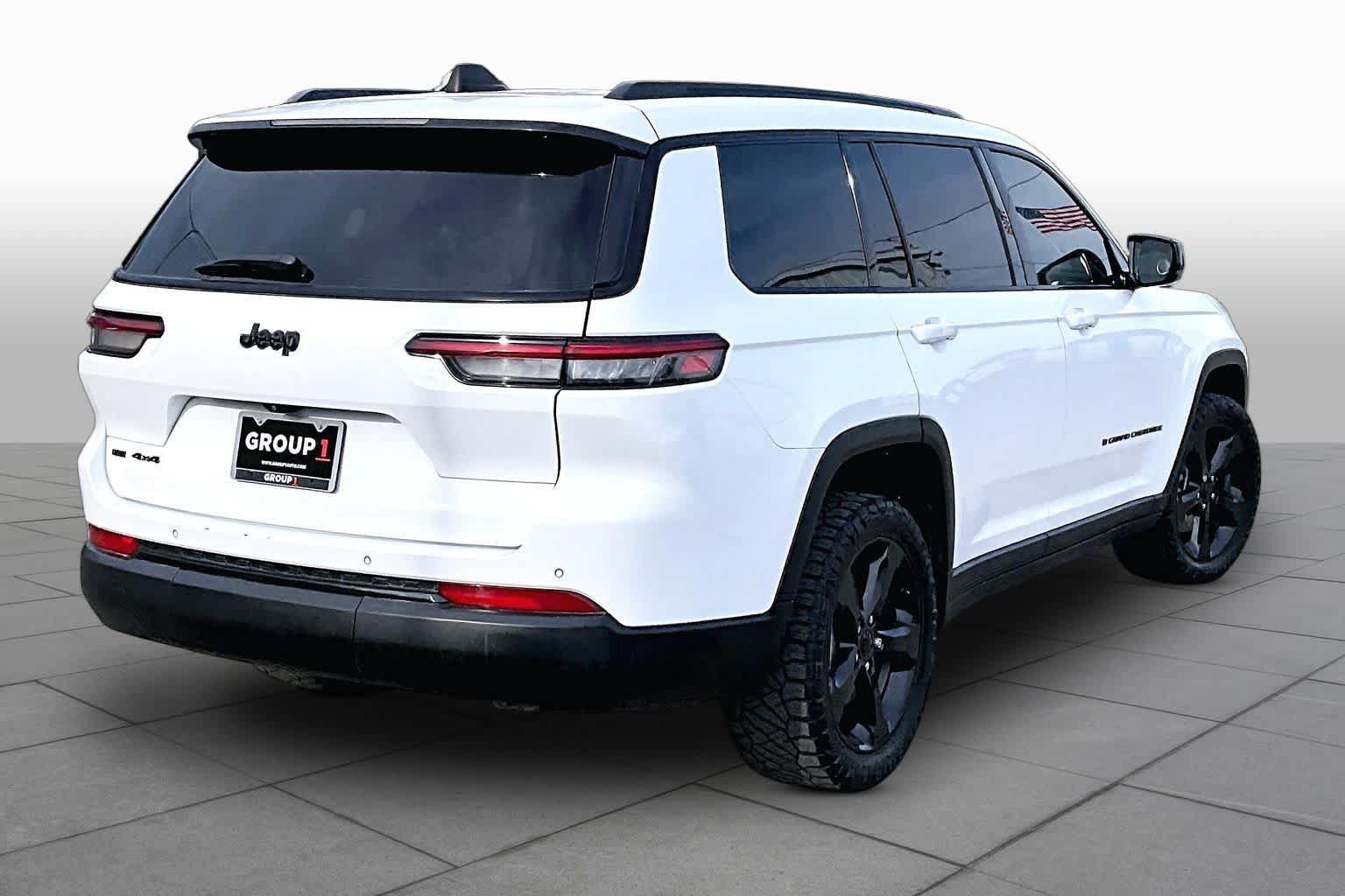 Used 2023 Jeep Grand Cherokee L Laredo AWD/4WD image 7