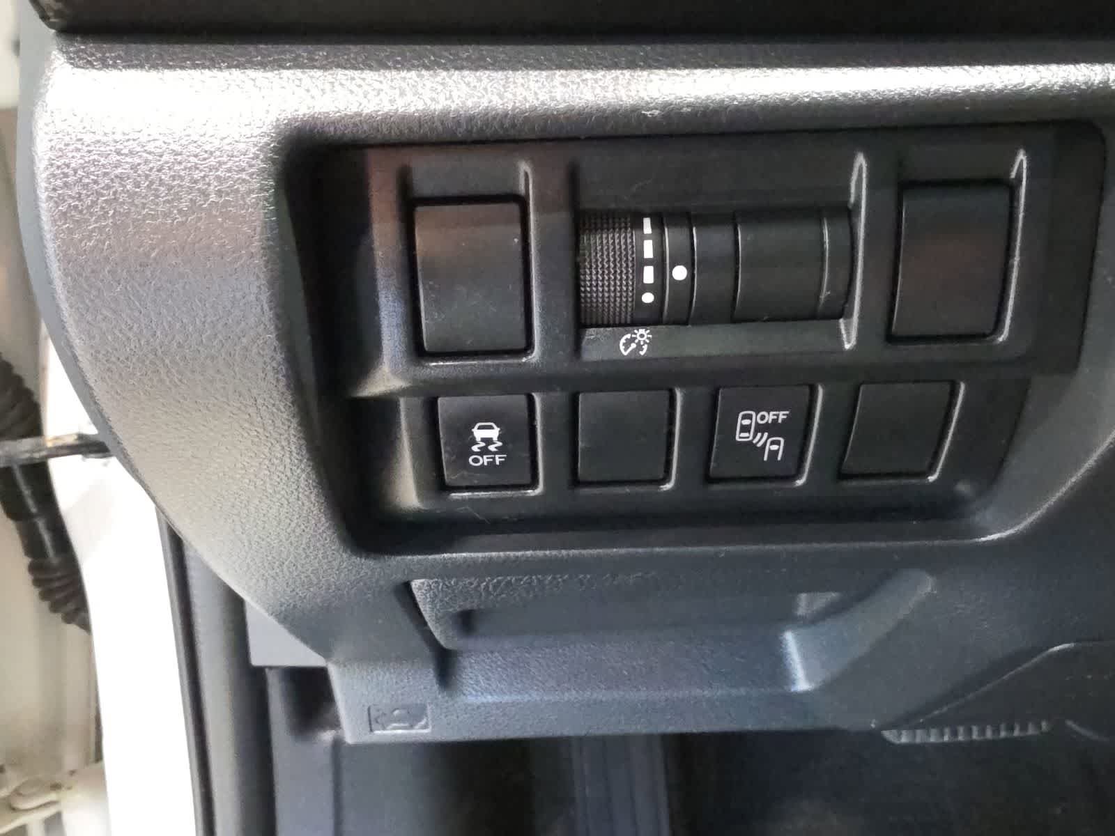 Used 2019 Subaru Crosstrek 2.0i Premium w/ Moonroof Package AWD/4WD image 19
