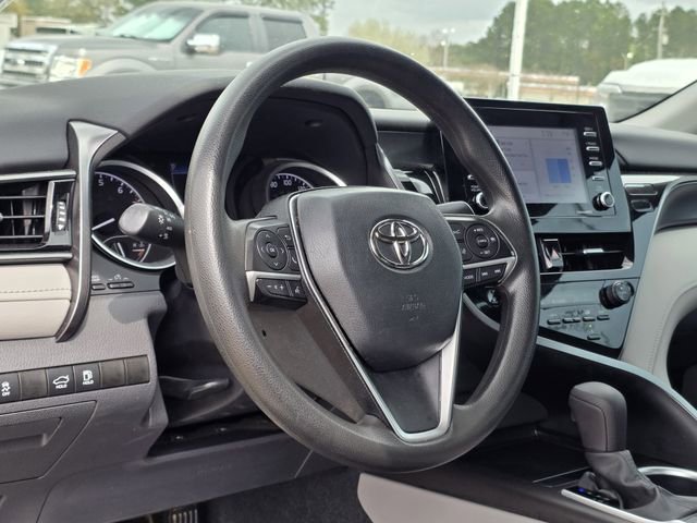 Used 2022 Toyota Camry LE image 21