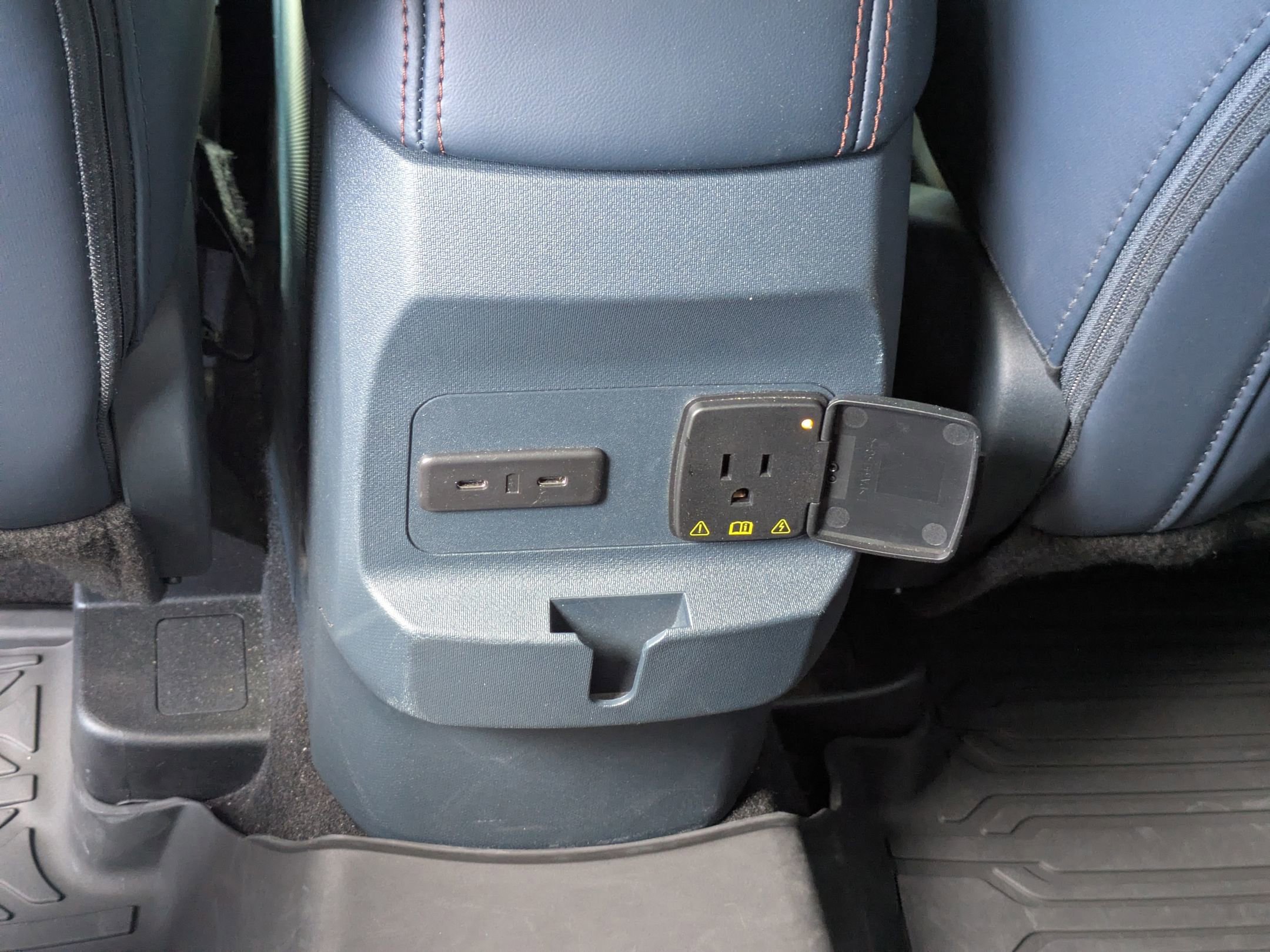 Certified 2025 Ford Maverick Lariat w/ 4K Tow Package image 31