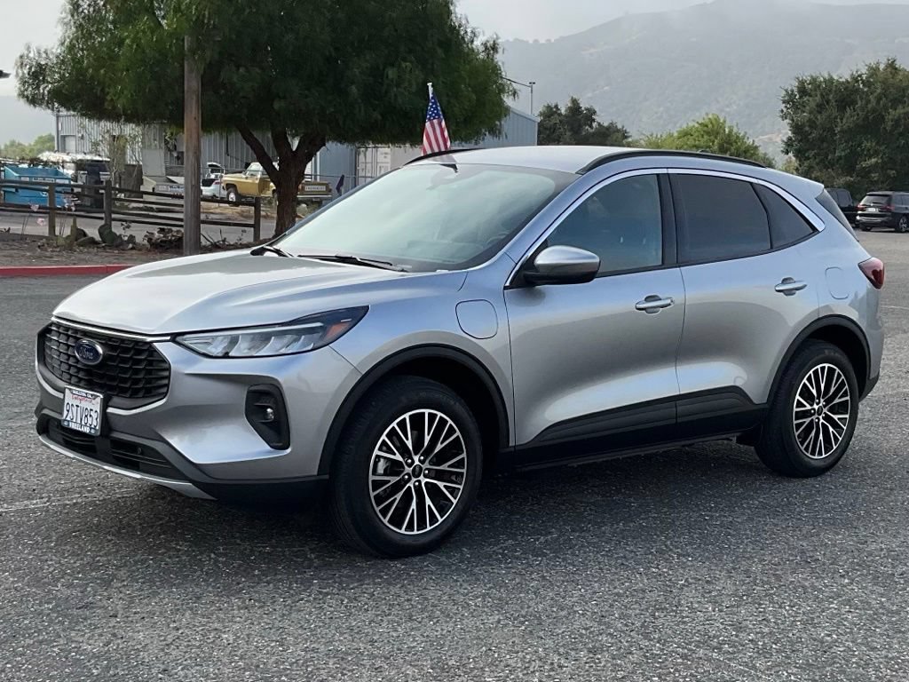 Certified 2024 Ford Escape SE FWD image 2
