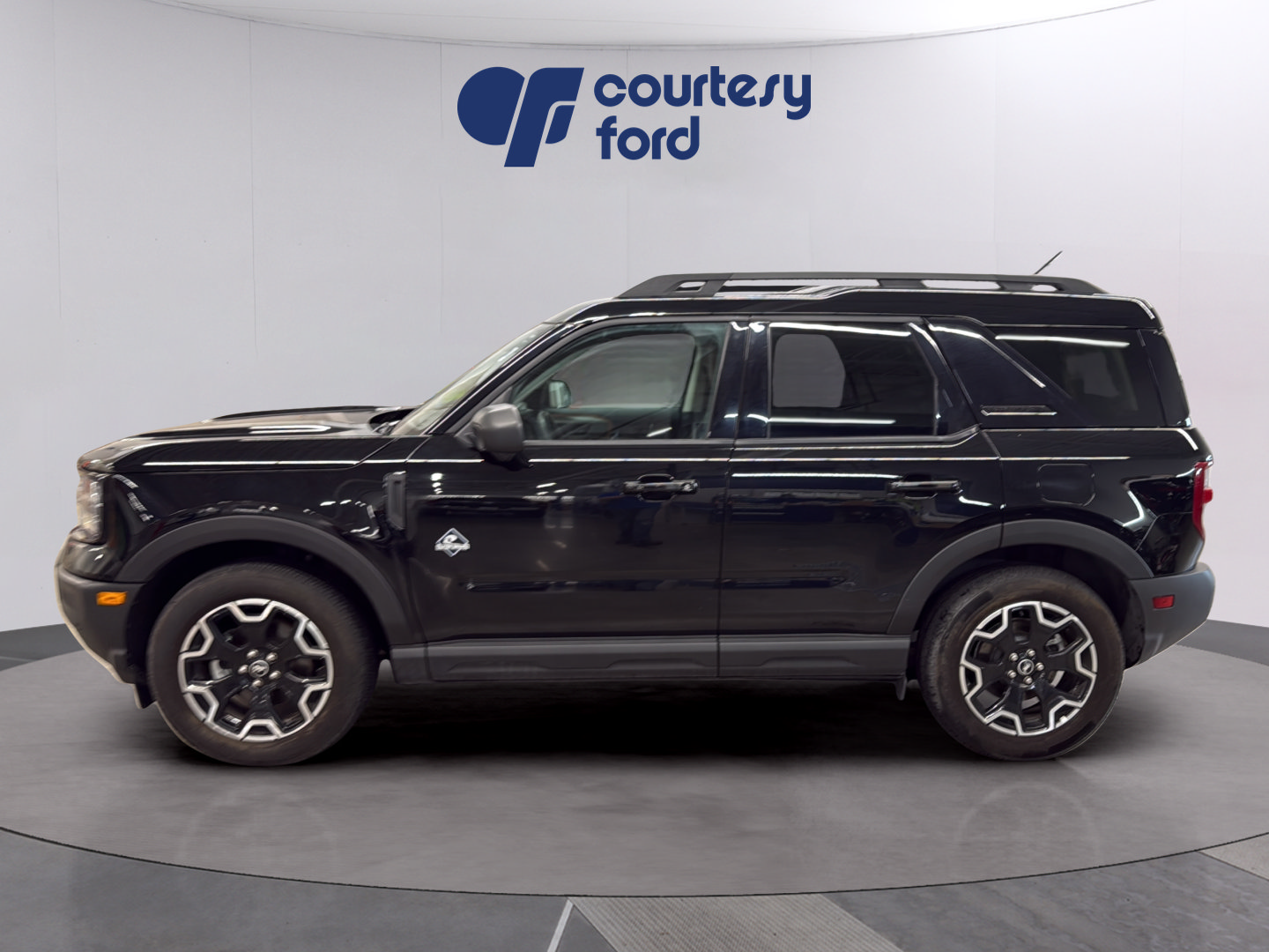 Certified 2025 Ford Bronco Sport Outer Banks w/ Outer Banks Tech Package+ AWD/4WD image 4