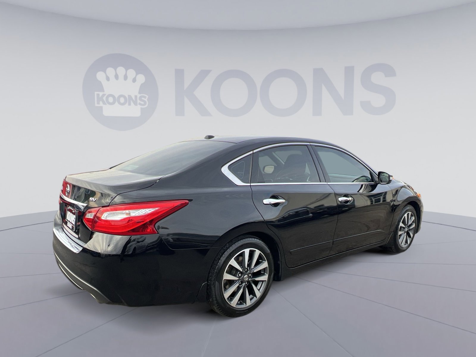 Used 2017 Nissan Altima 2.5 SV w/ Convenience Package image 5