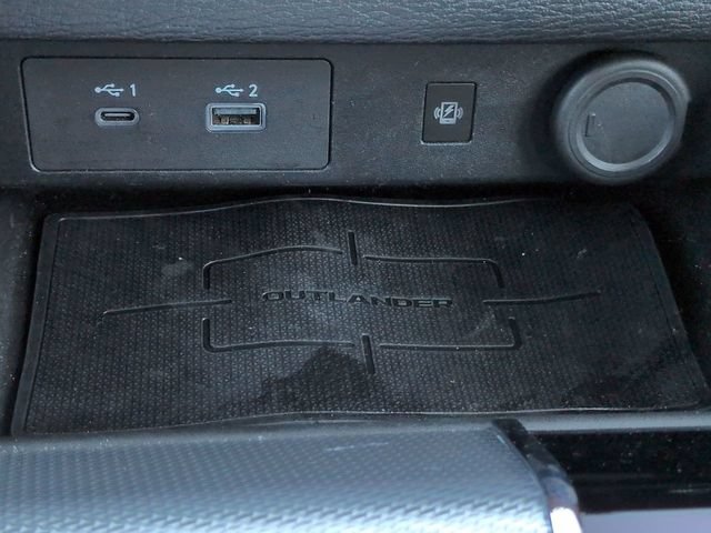 Used 2023 Mitsubishi Outlander SEL FWD image 23