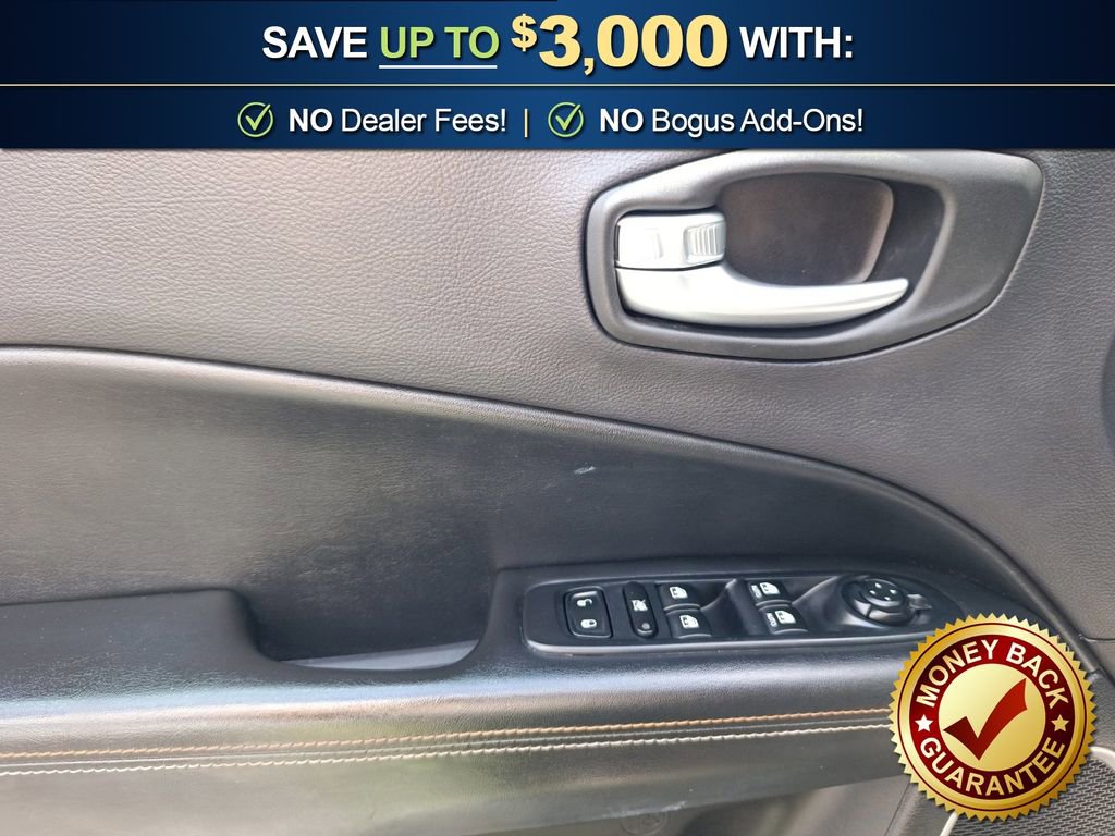 Used 2018 Jeep Compass Latitude w/ Popular Equipment Group FWD image 16