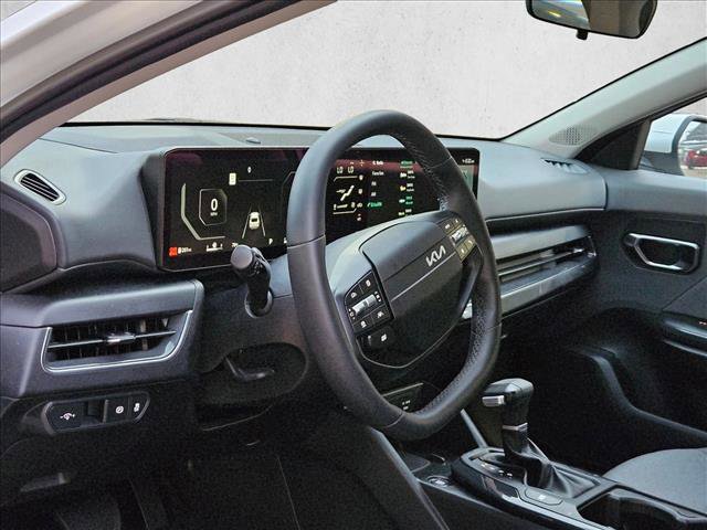 Used 2025 Kia K4 EX FWD image 10