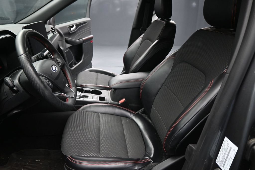 Certified 2023 Ford Escape ST-Line w/ Tech Pack #1 FWD image 9