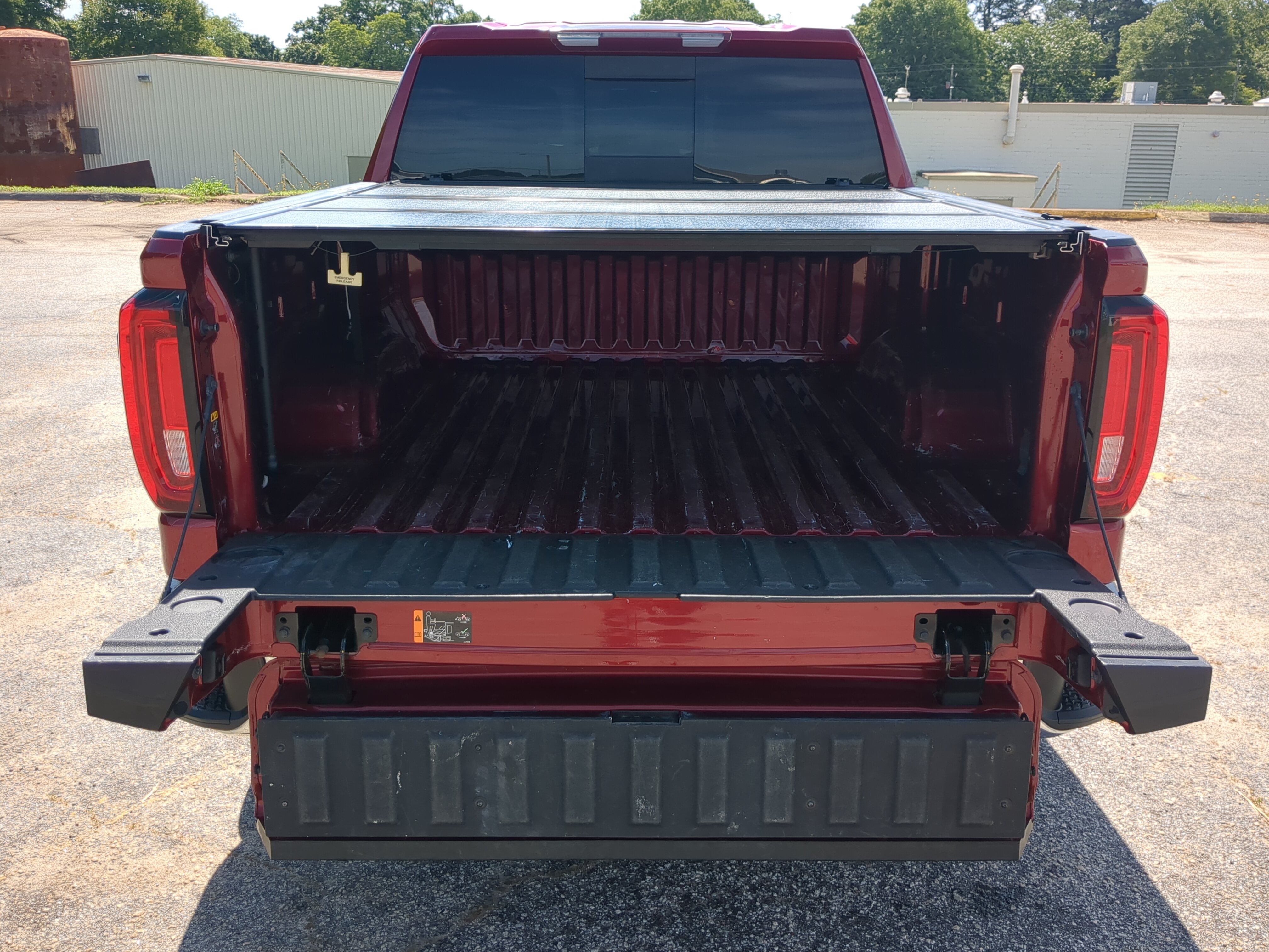 Used 2020 GMC Sierra 1500 SLT RWD image 11
