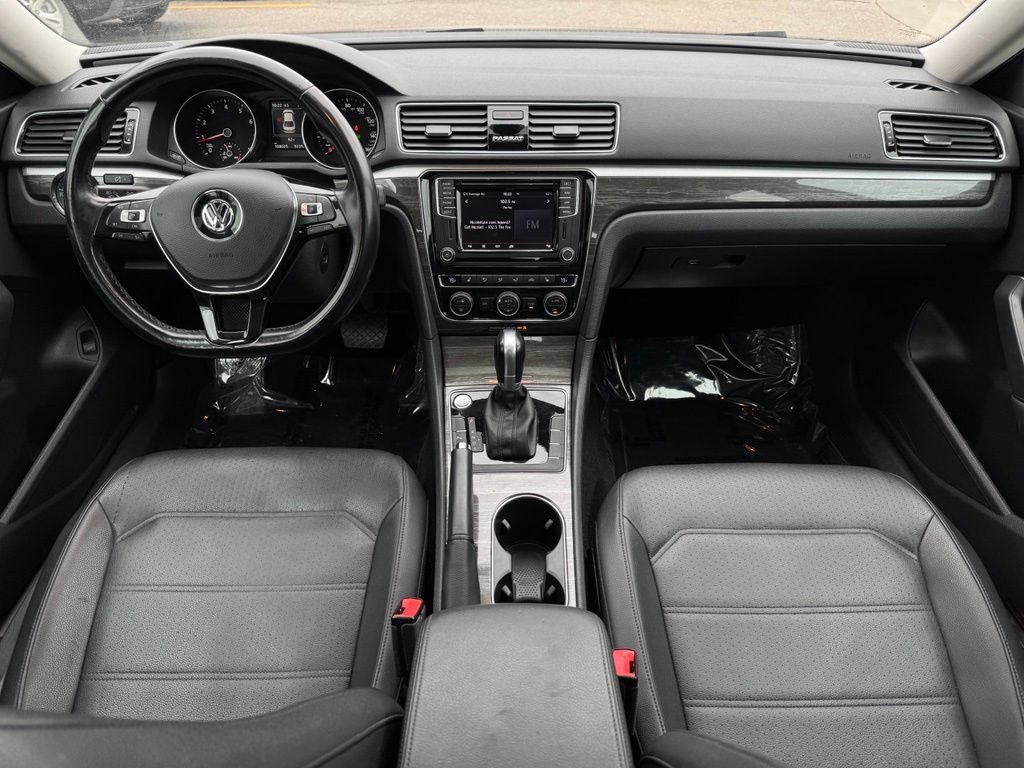 Used 2018 Volkswagen Passat 2.0T SE FWD image 17