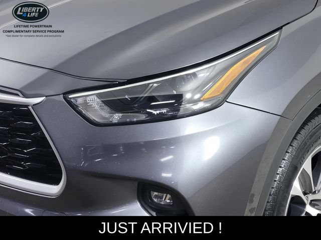 Used 2025 Toyota Highlander XLE AWD/4WD image 9