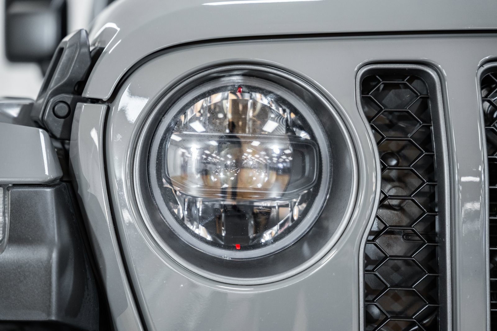 Used 2023 Jeep Wrangler Unlimited Rubicon 392 image 9