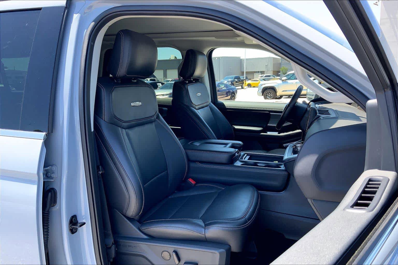 Certified 2025 Ford Expedition Max Platinum w/ Driver's Package AWD/4WD image 9