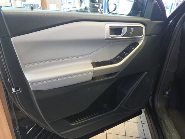 Certified 2023 Ford Explorer XLT w/ Equipment Group 202A image 27