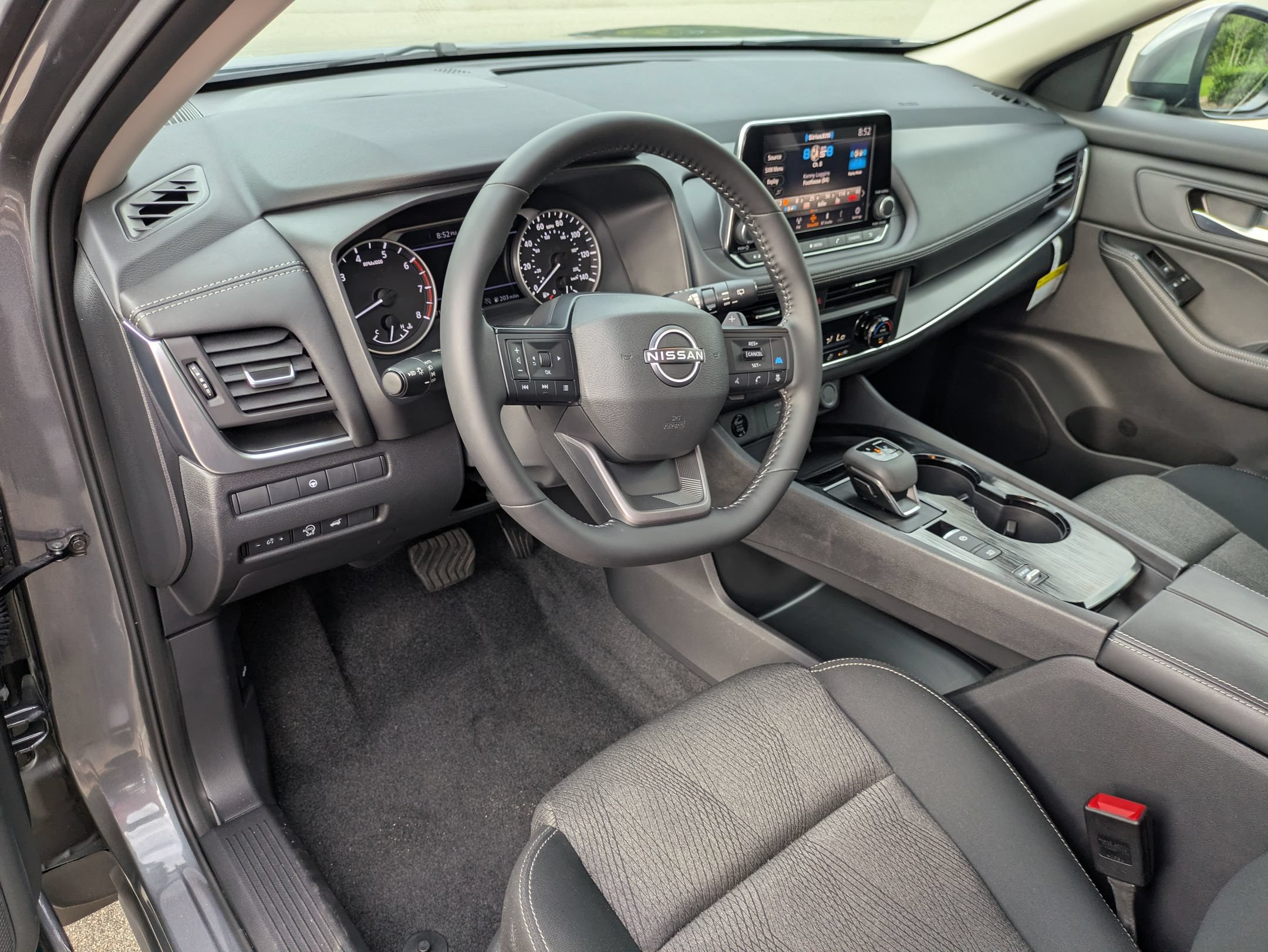 Used 2026 Nissan Rogue SV FWD image 14