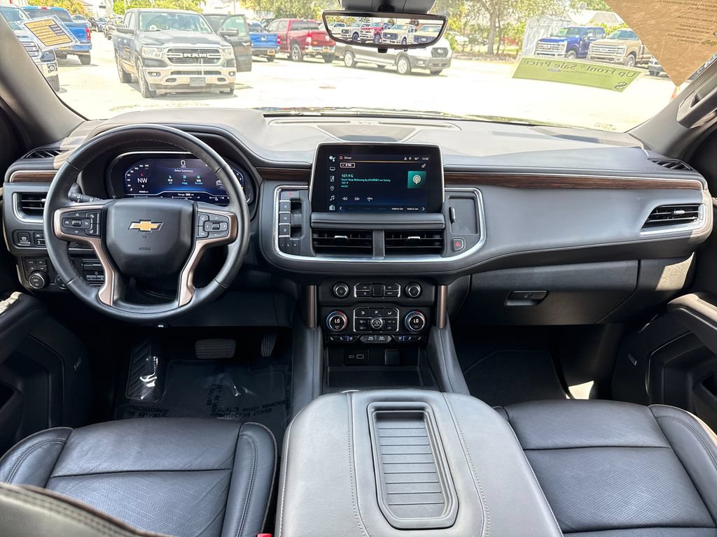 Used 2024 Chevrolet Suburban High Country AWD/4WD image 5