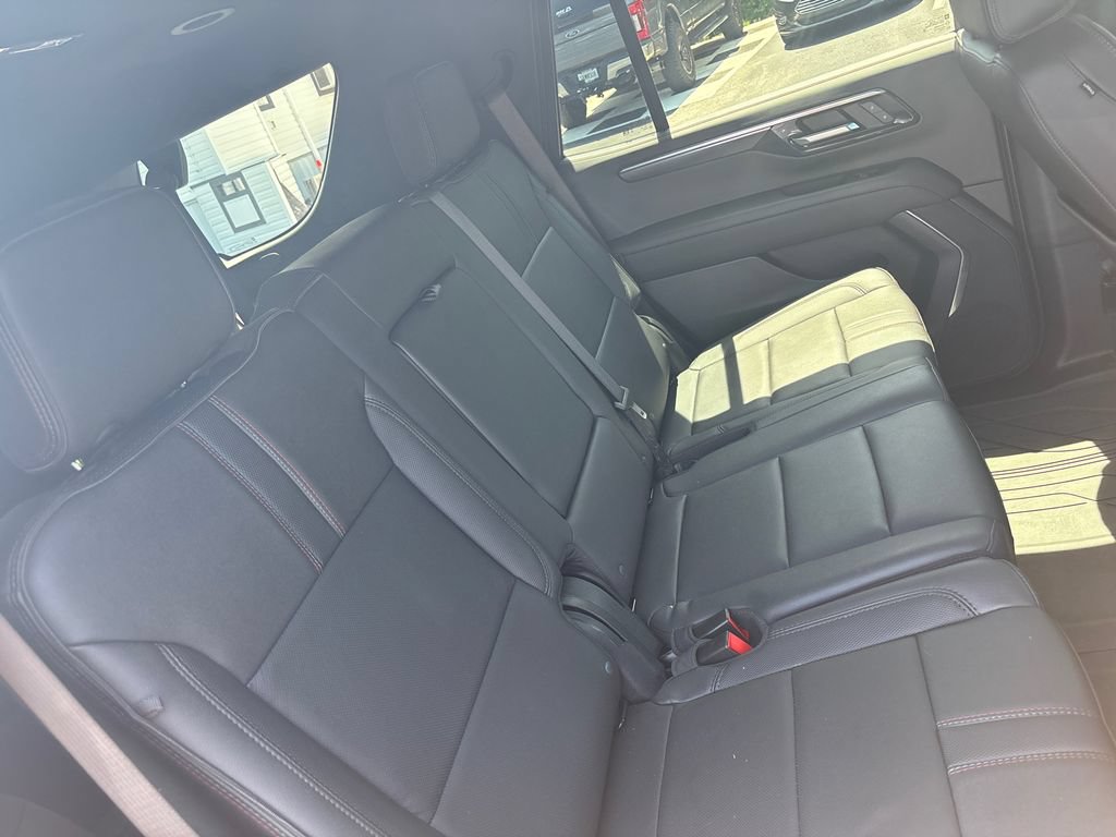 Used 2025 Chevrolet Tahoe RST AWD/4WD image 13