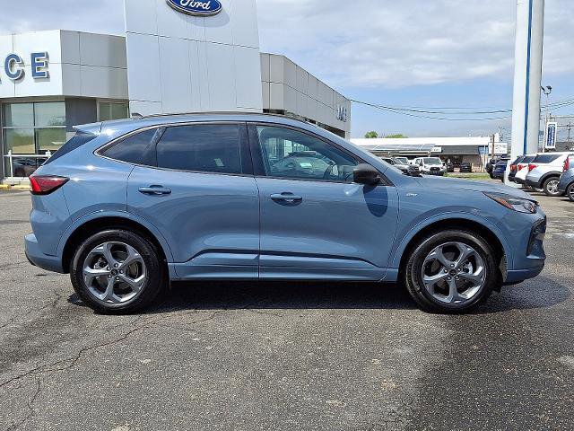 Certified 2023 Ford Escape ST-Line w/ Tech Pack #1 AWD/4WD image 5