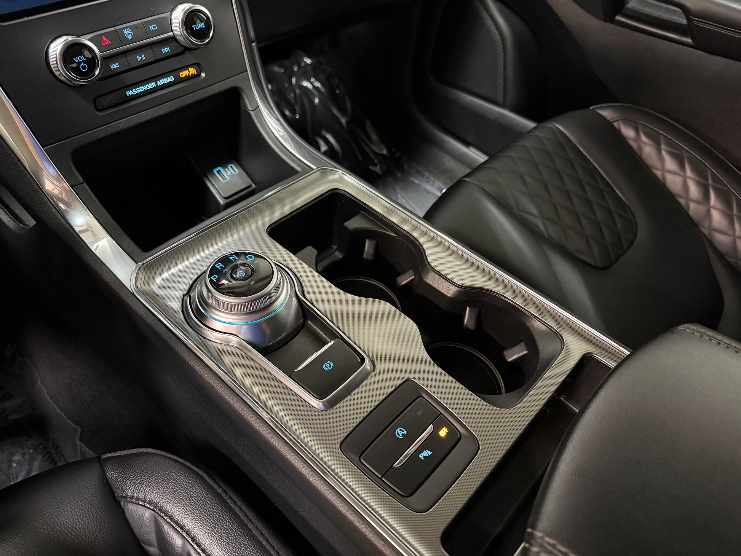 Certified 2024 Ford Edge Titanium AWD/4WD image 23