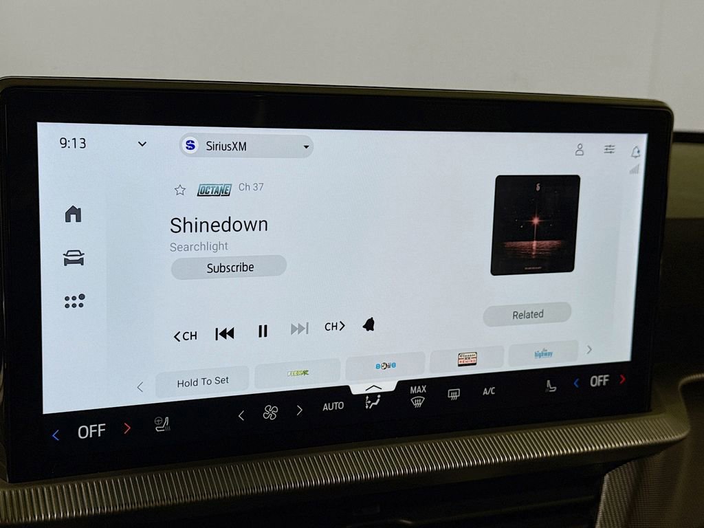 Certified 2025 Ford Explorer ST-Line w/ Premium Package image 15