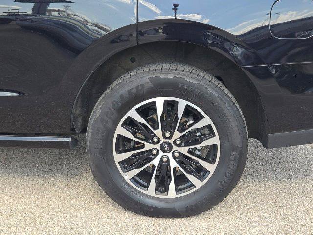Certified 2025 Ford Expedition Platinum AWD/4WD image 16