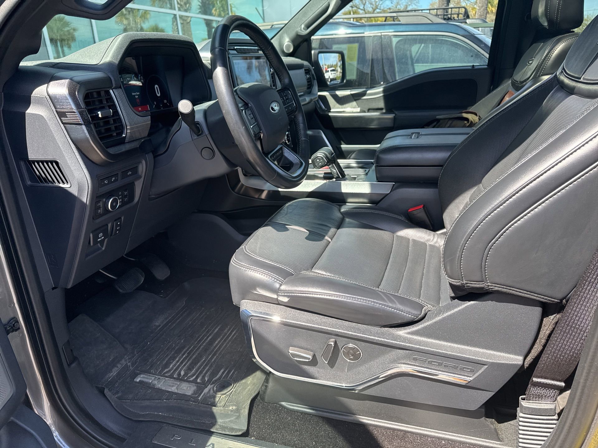 Certified 2022 Ford F150 Platinum w/ Equipment Group 701A High image 15