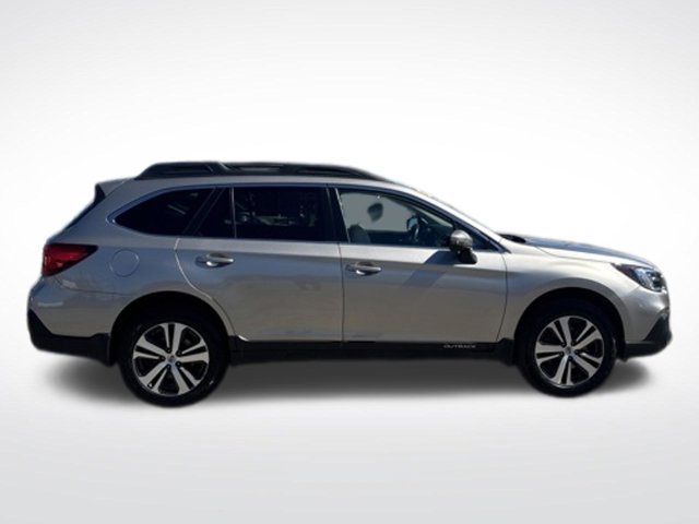 Used 2018 Subaru Outback 3.6R Limited AWD/4WD image 8