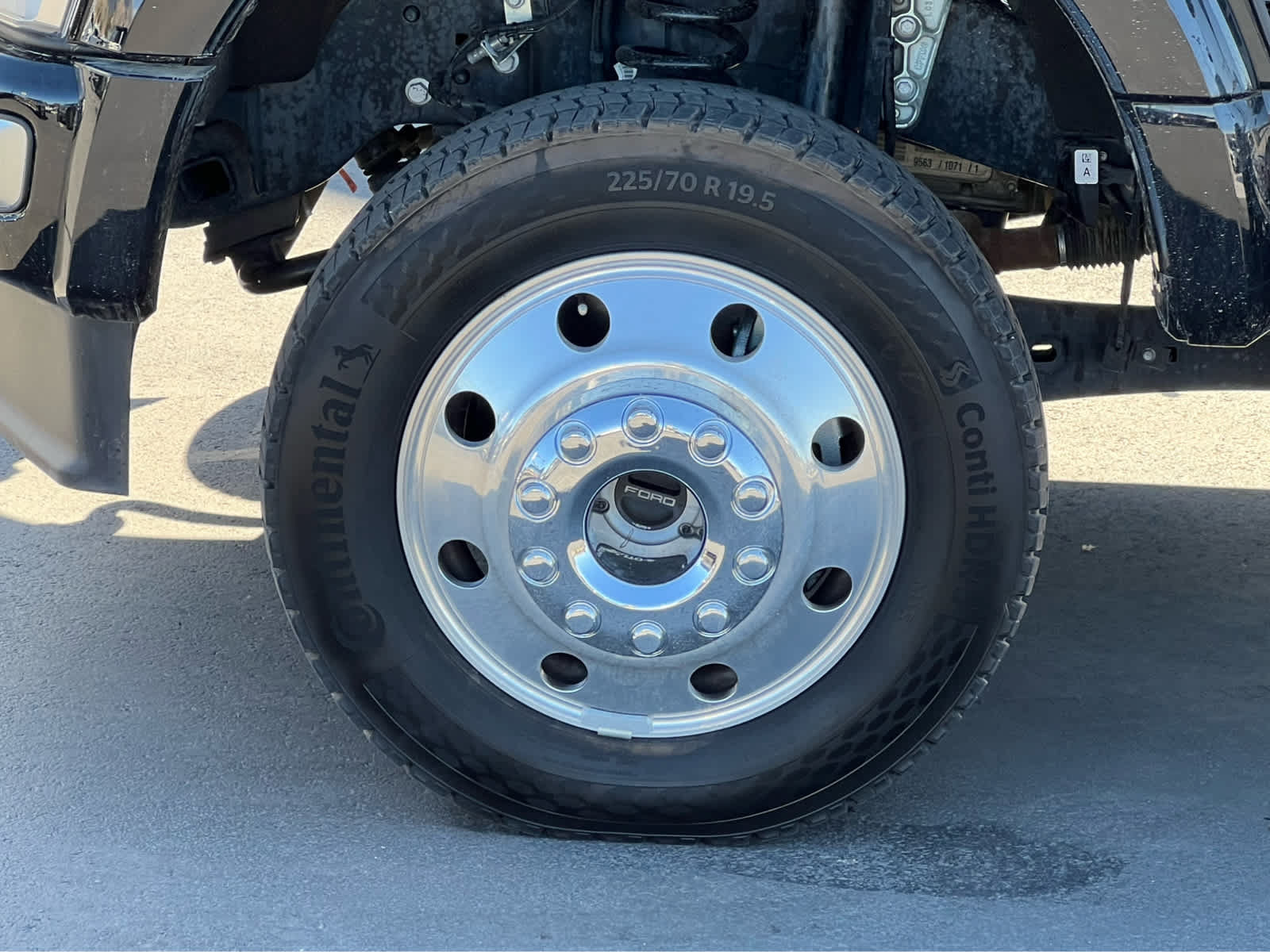 Certified 2024 Ford F450 Platinum w/ FX4 Off-Road Package AWD/4WD image 14