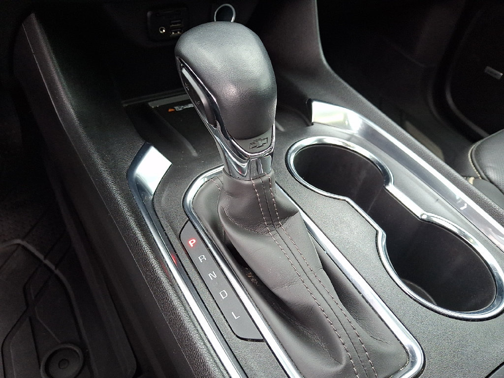 Used 2023 Chevrolet Traverse Premier w/ Redline Edition FWD image 13