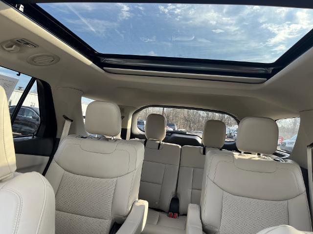 Certified 2024 Ford Explorer Platinum w/ Technology Package image 27