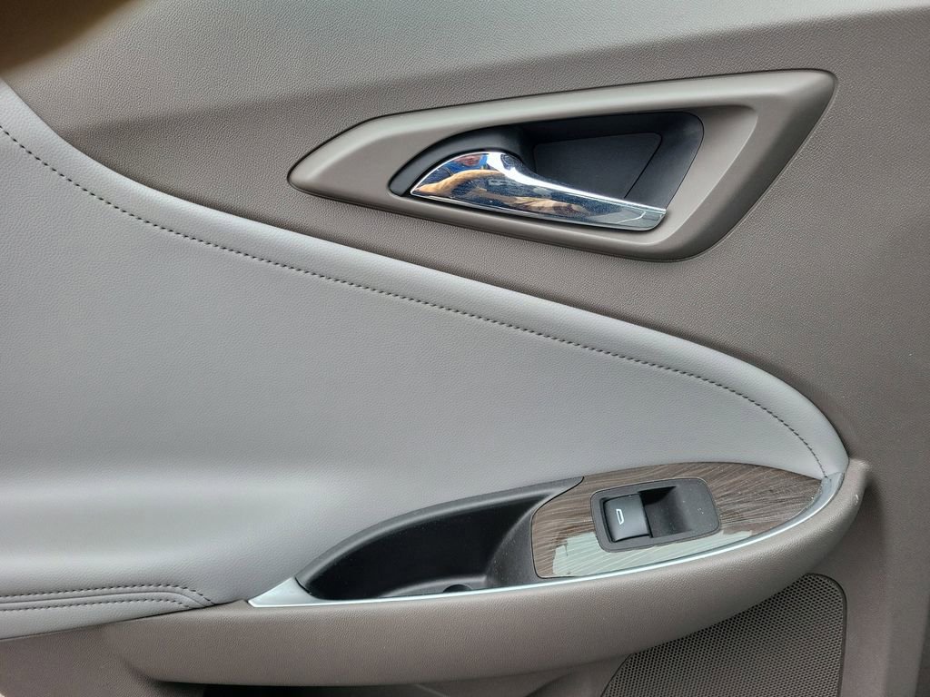 Used 2017 Chevrolet Malibu Premier w/ Driver Confidence Package image 14