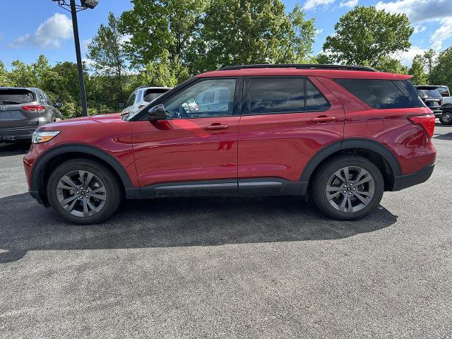 Certified 2023 Ford Explorer XLT w/ Equipment Group 202A AWD/4WD image 3
