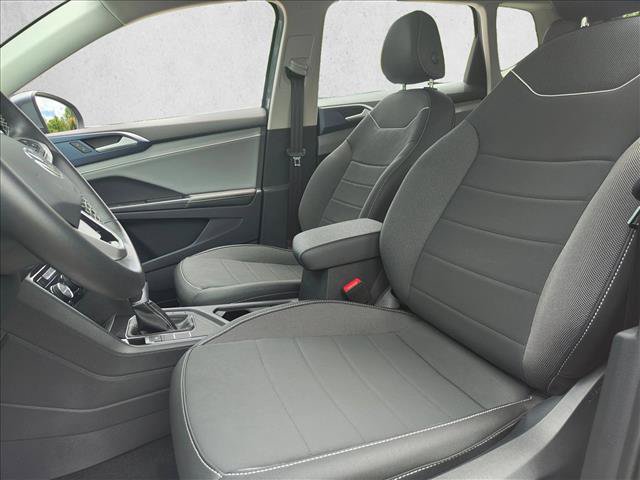 Used 2024 Volkswagen Taos SE FWD image 14